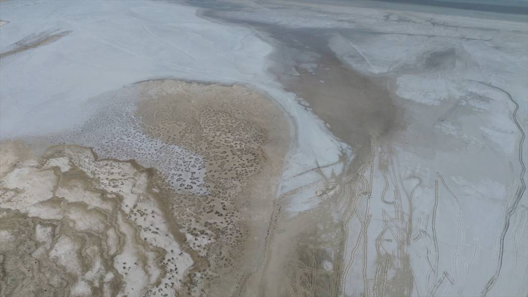 Tuz Gölü can çekişiyor! 130 bin futbol sahasından 13 bine düştü 9
